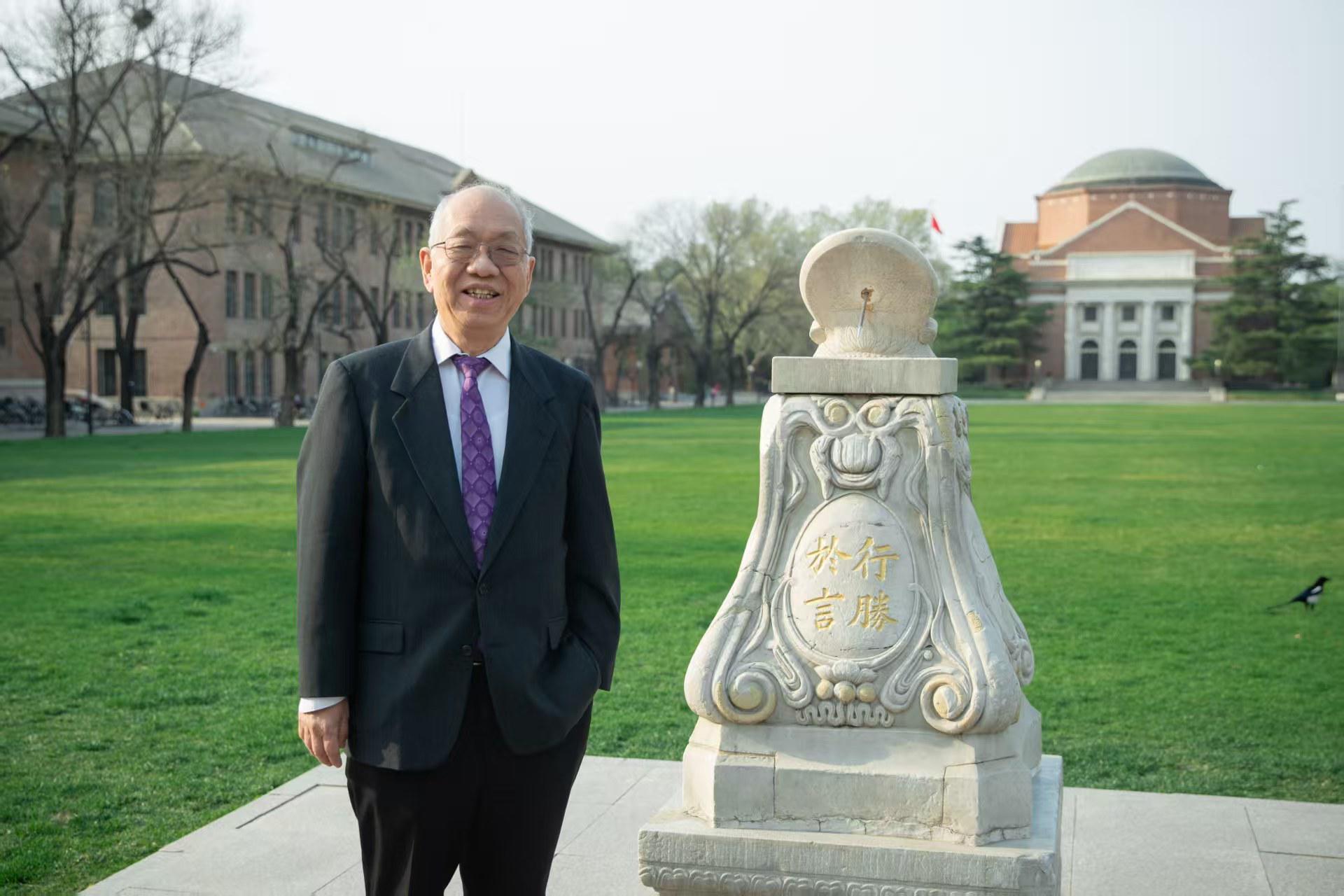 专访丘成桐：数学是人工智能突破的关键基石