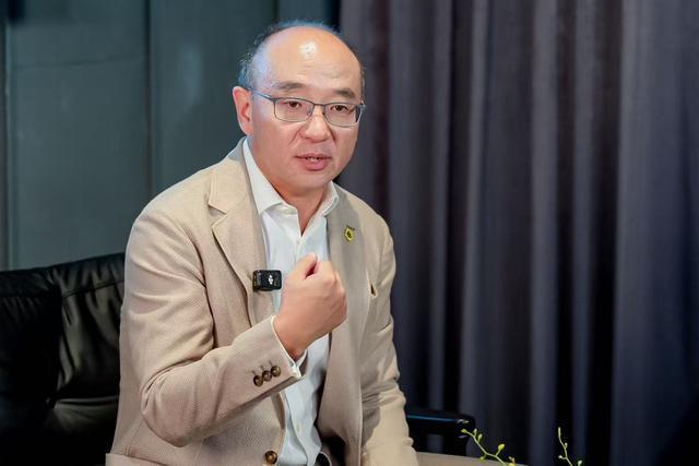 莲花集团CEO冯擎峰：坚持核心技术，拒绝市场试验场模式