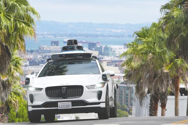 英伟达入局Robotaxi：芯片主业承压下的战略转型