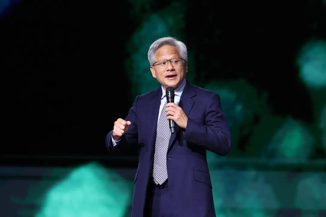 中国AI芯片制造实力几何？黄仁勋：仅落后美国几纳秒