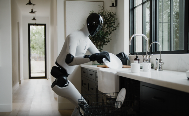 Figure AI发布Figure 03人形机器人：动作流畅，手部操作更精准