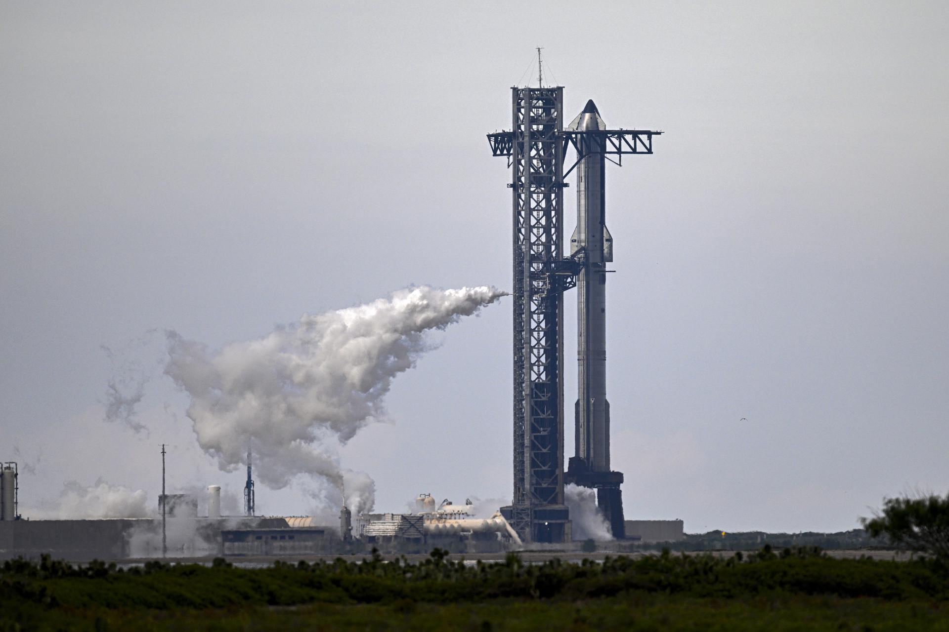 星舰第11次试飞成功：三大突破引领太空探索新纪元