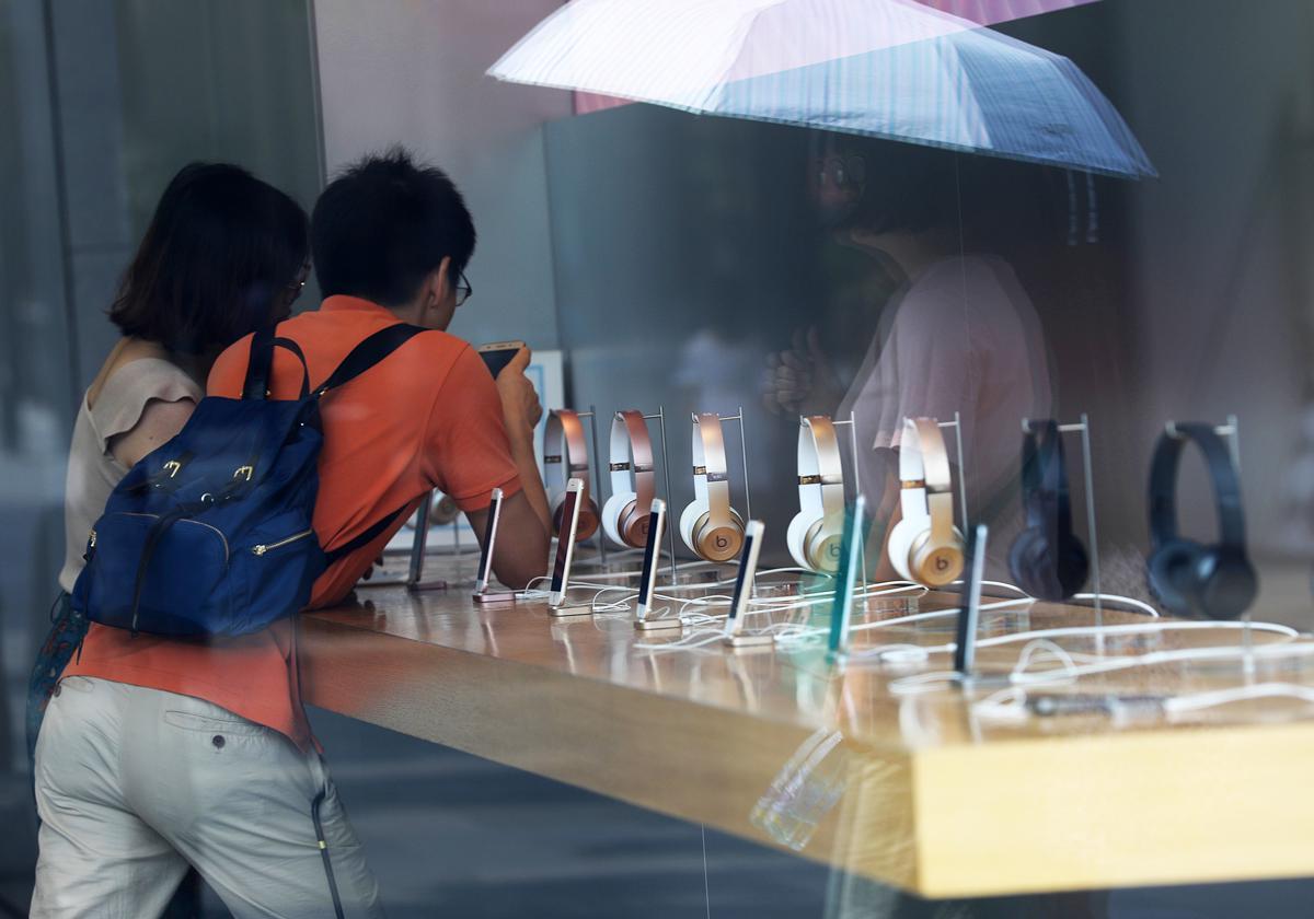 iPhone 17系列激活故障引发热议，苹果客服回应服务端问题