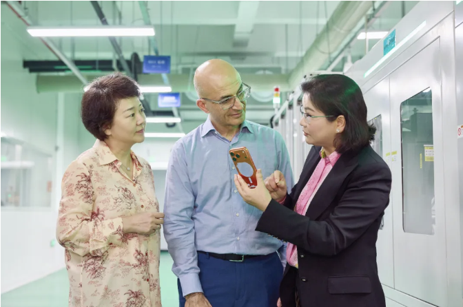 苹果COO Sabih Khan访蓝思精密，考察iPhone 17生产全流程