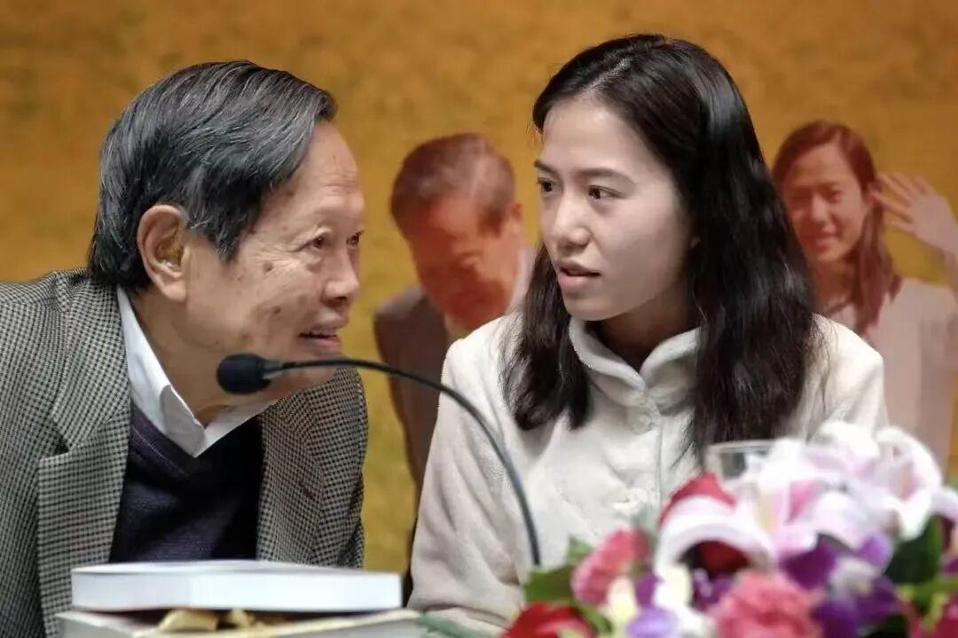独家|何祚庥院士谈杨振宁先生：超越世俗话题的科学丰碑