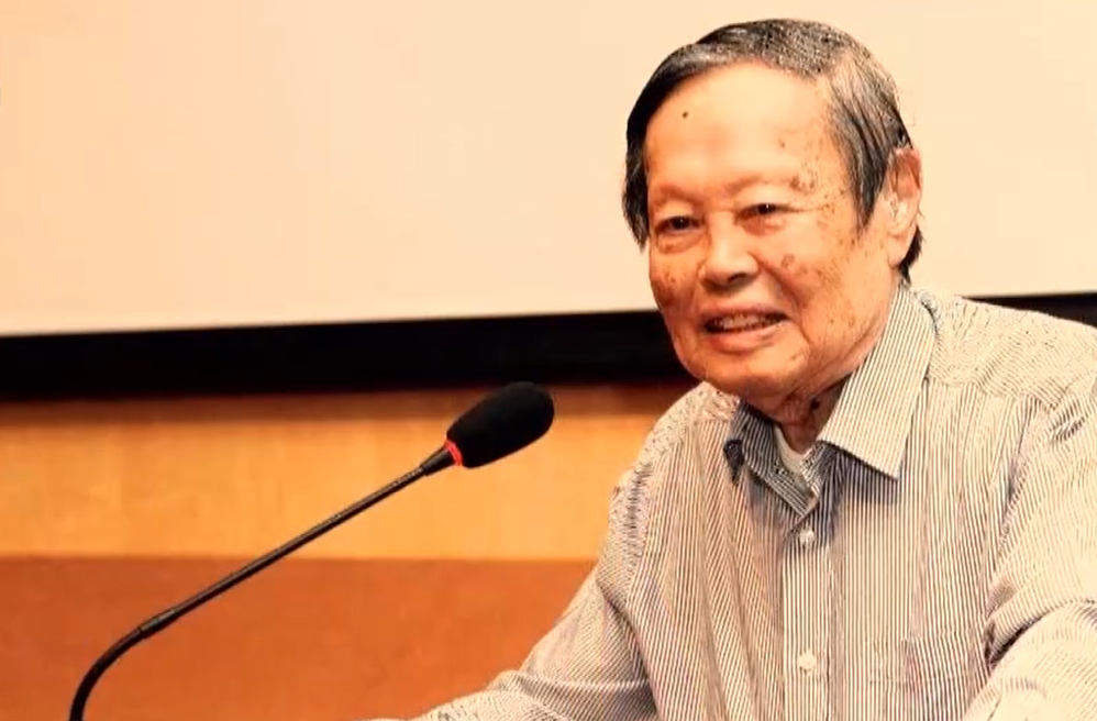 杨振宁学术思想启示录：青年学者王志伟20年科研路上的精神灯塔