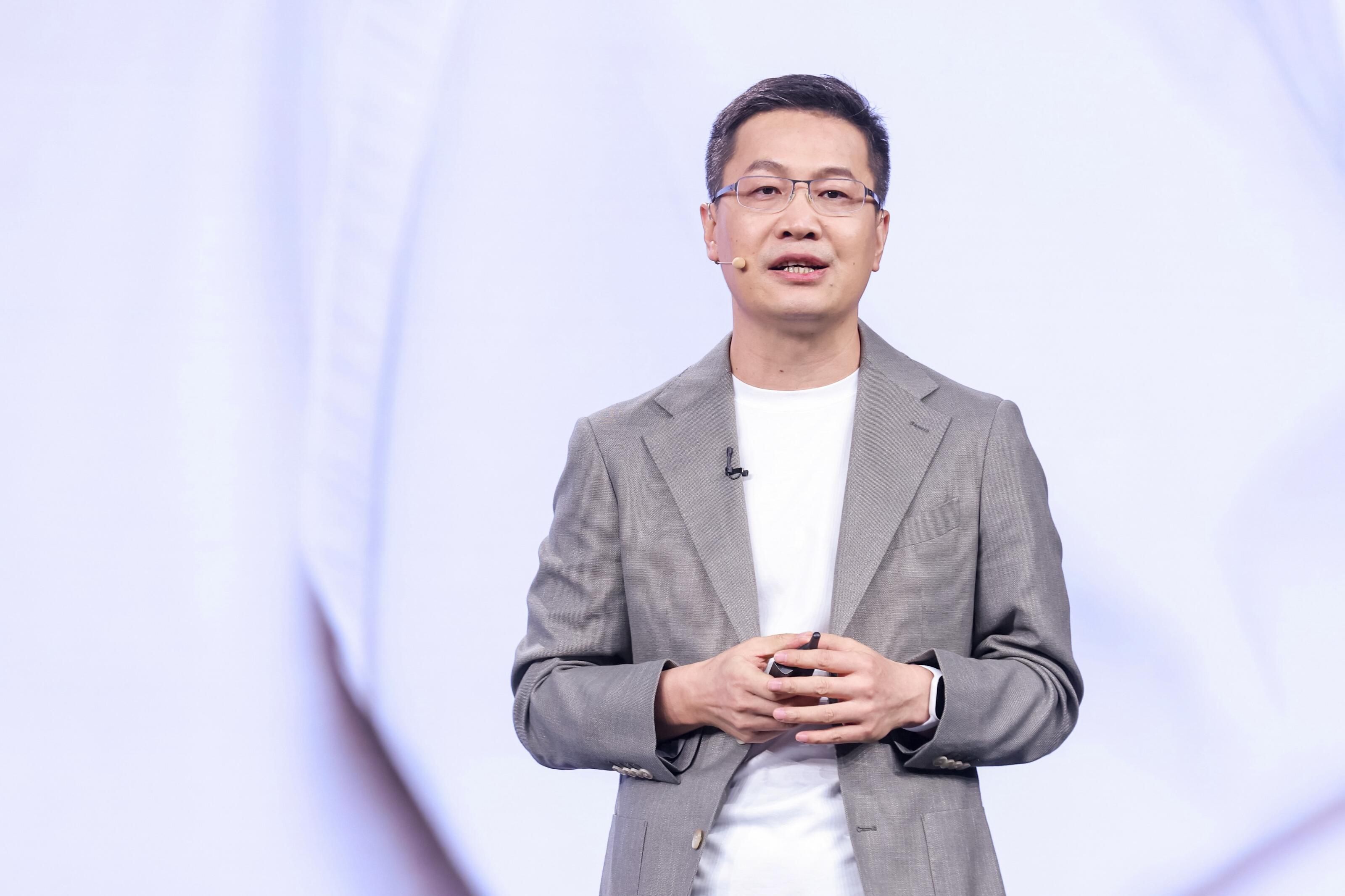 商业头条No.96 | 独家对话卢伟冰：详解小米手机高端化全路径