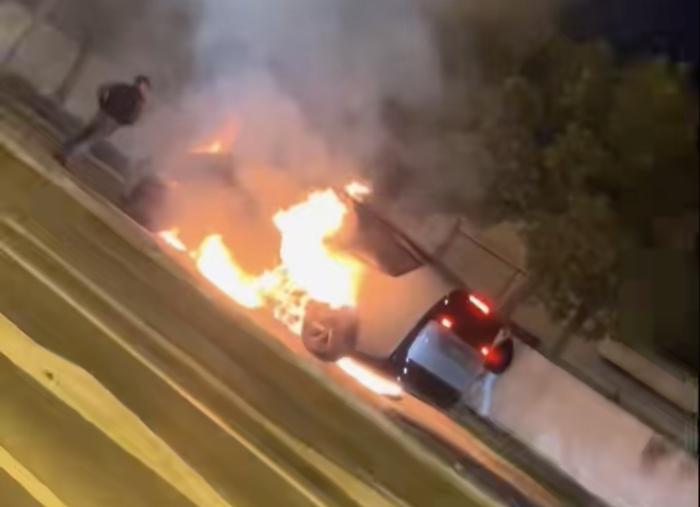 理想汽车回应MEGA起火事故：车门顺利打开，将配合消防部门调查