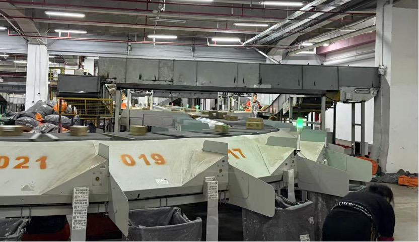 双十一快递业转型：反内卷提价与服务升级并行