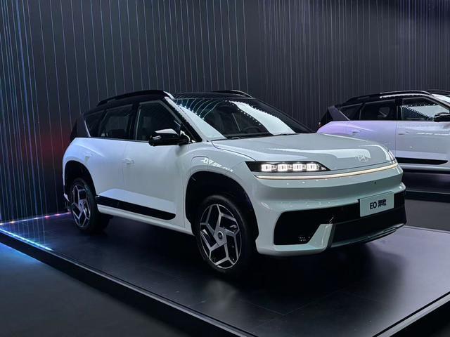 11.98万起售！北京现代首款纯电SUV EO羿欧上市，明年推C级纯电轿车