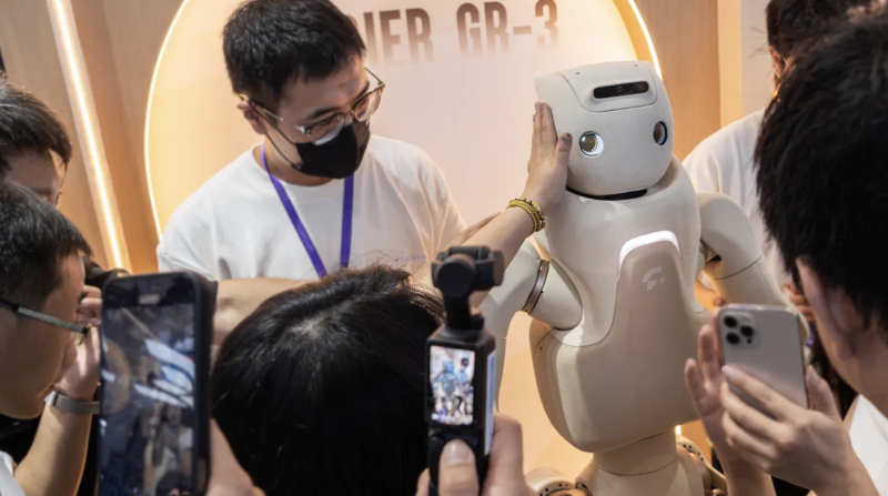 张江人形机器人引领康养革命：技术突破与产业落地双加速