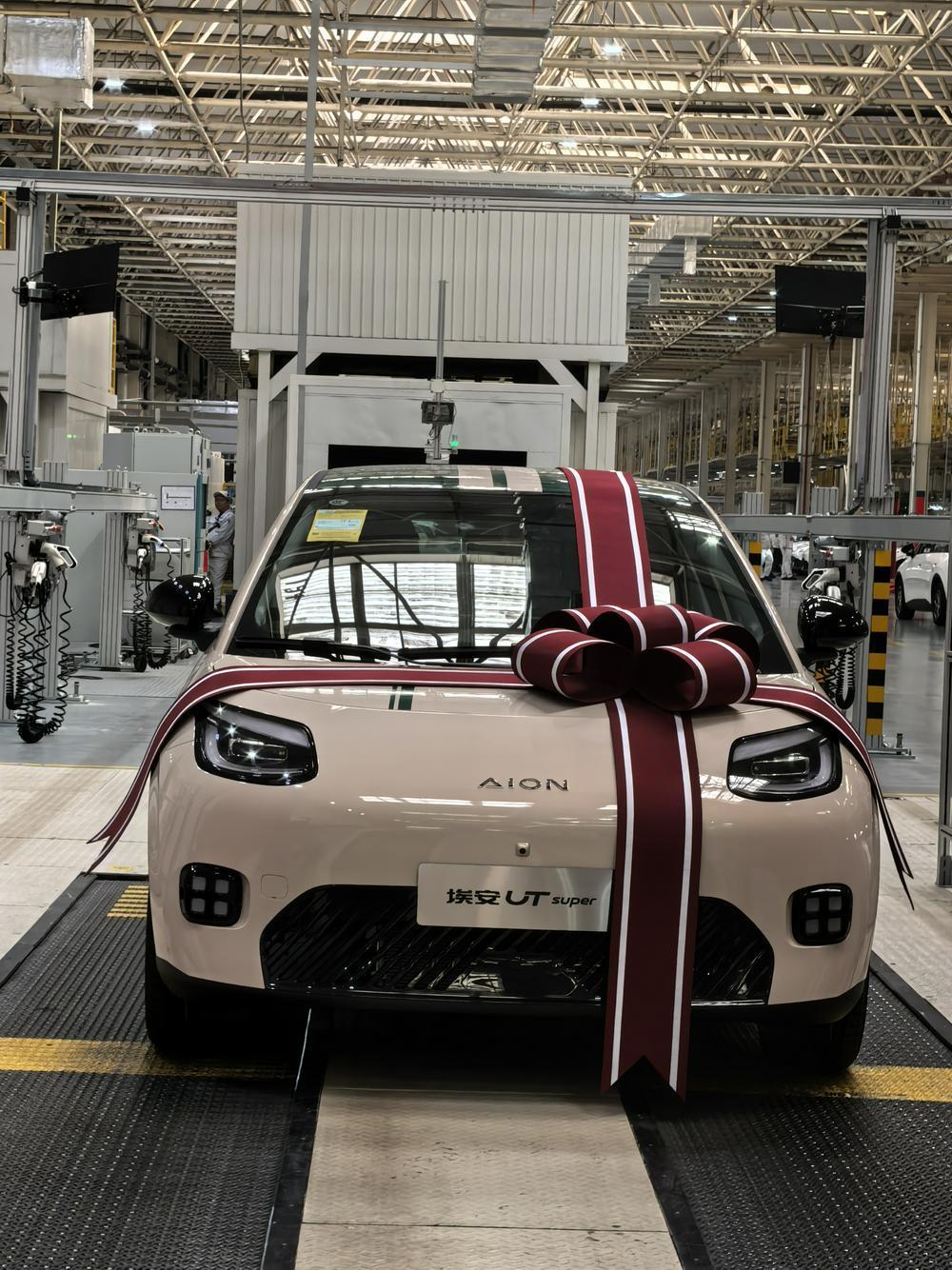 京东1号车正式下线 刘强东强势进军汽车生态领域