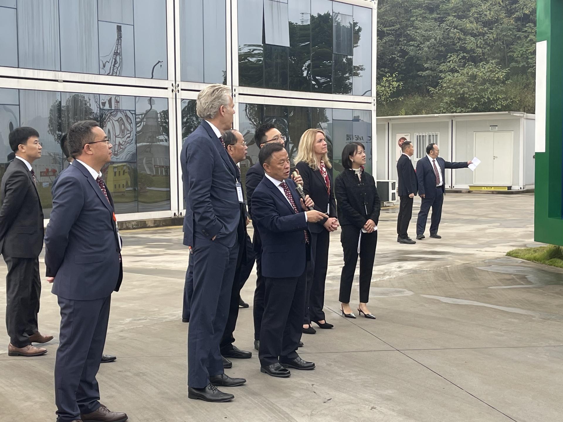 新能源汽车热销带动阻燃剂需求，科莱恩携手福华化学深耕中国市场