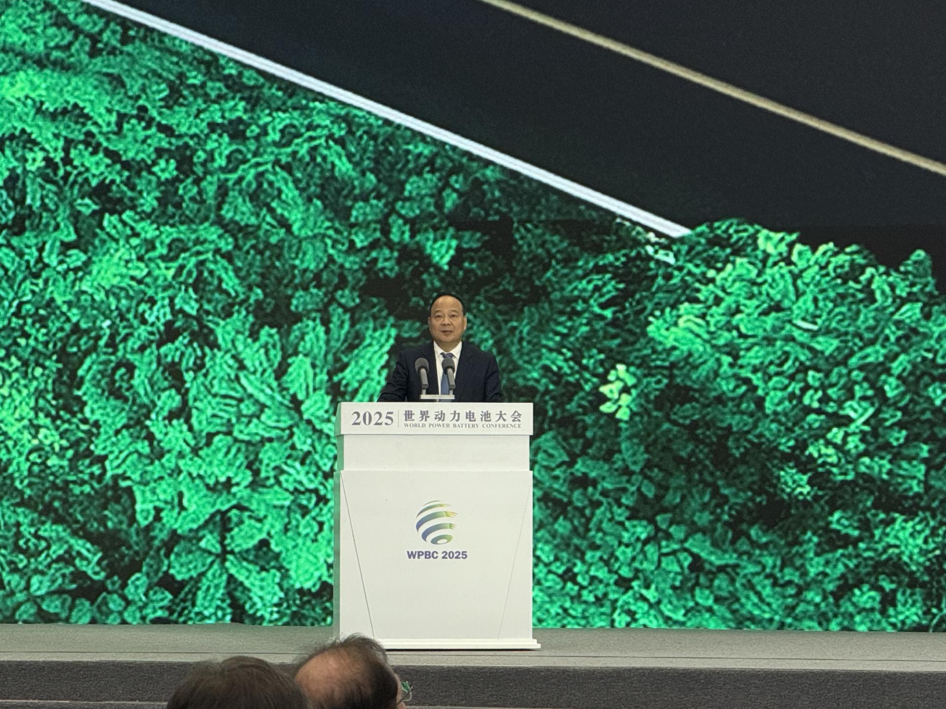 宁德时代董事长曾毓群：与京东合作的换电电池是高安全电池