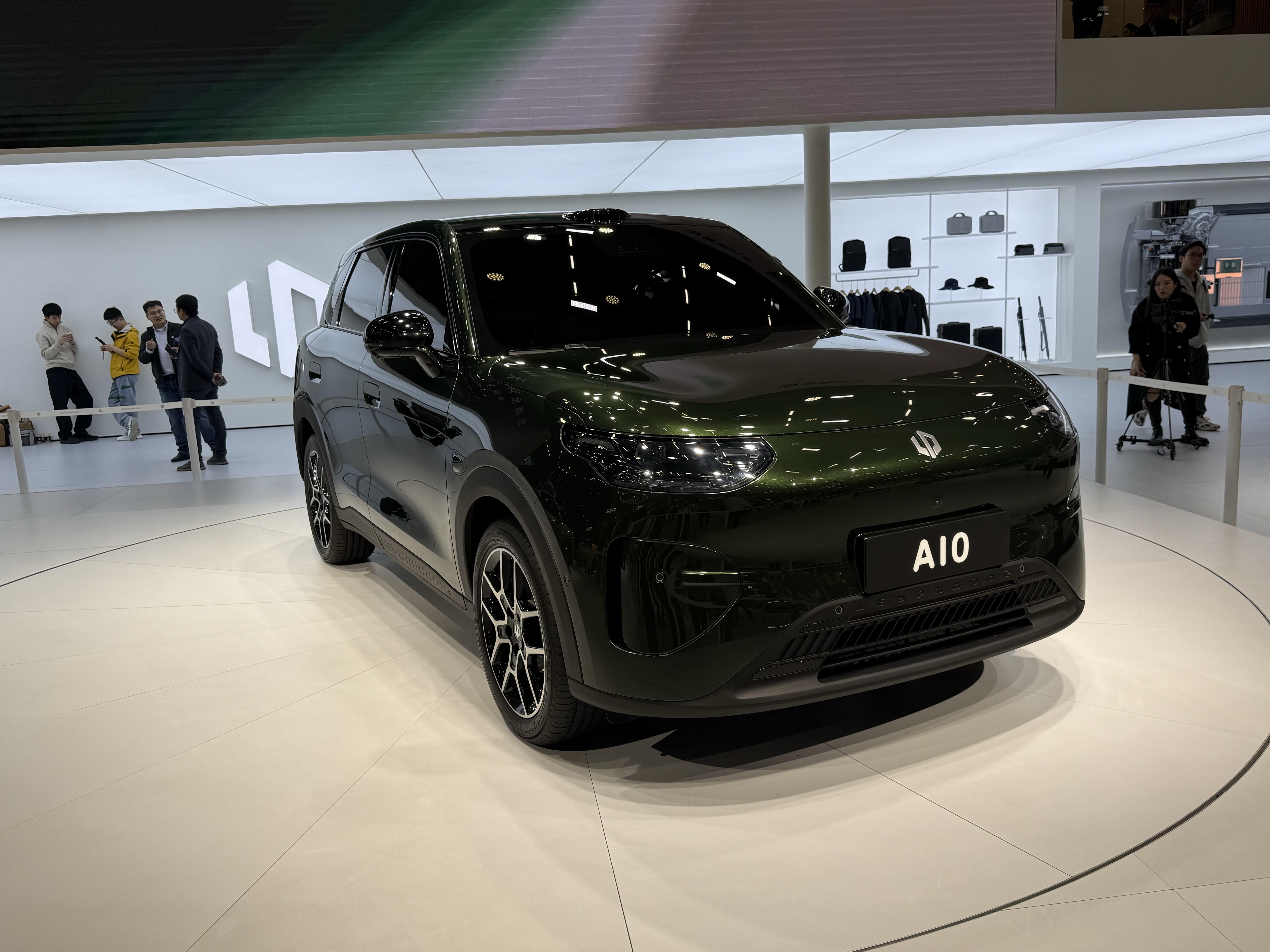 零跑A10广州车展首发 2026年冲刺百万销量目标