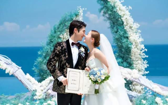 35岁女演员余心恬官宣结婚，与小5岁老公郎才女貌引祝福