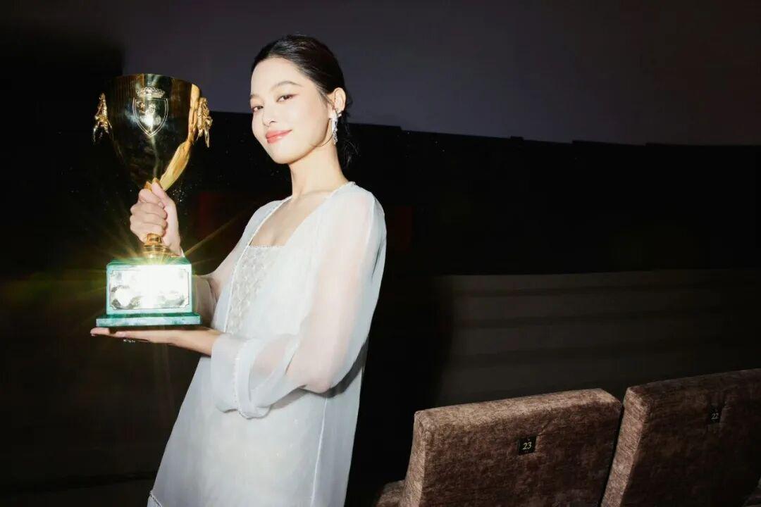 我发现，不缺钱又不缺爱的女人，都有这3种顶级心态