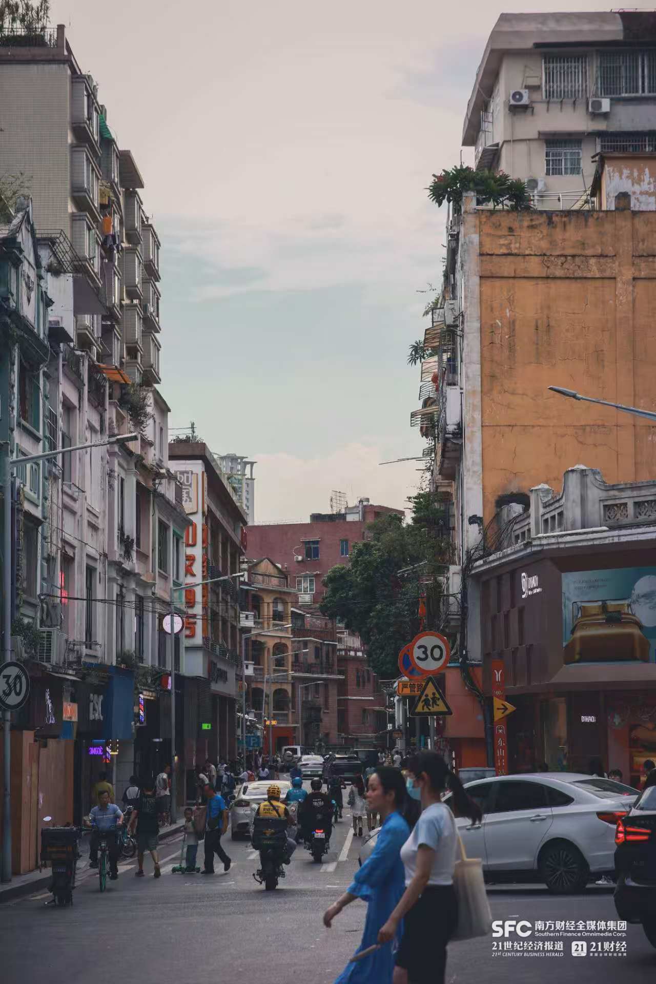 《日掛中天》威尼斯获奖解析：广东爱情故事如何打动世界？
