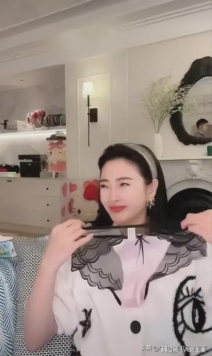 张雨绮直播卖内裤引热议，自用推荐打破明星带货距离感