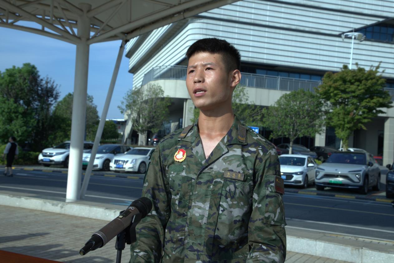 从九三阅兵受阅军人到湖南高校新生：张汶喜的励志转变