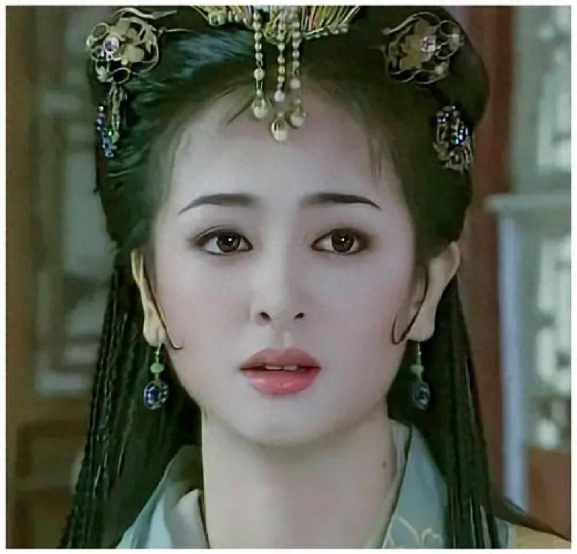 “自带苦相”的5位女星越看越丧，五官漂亮却演啥都苦情，太吃亏