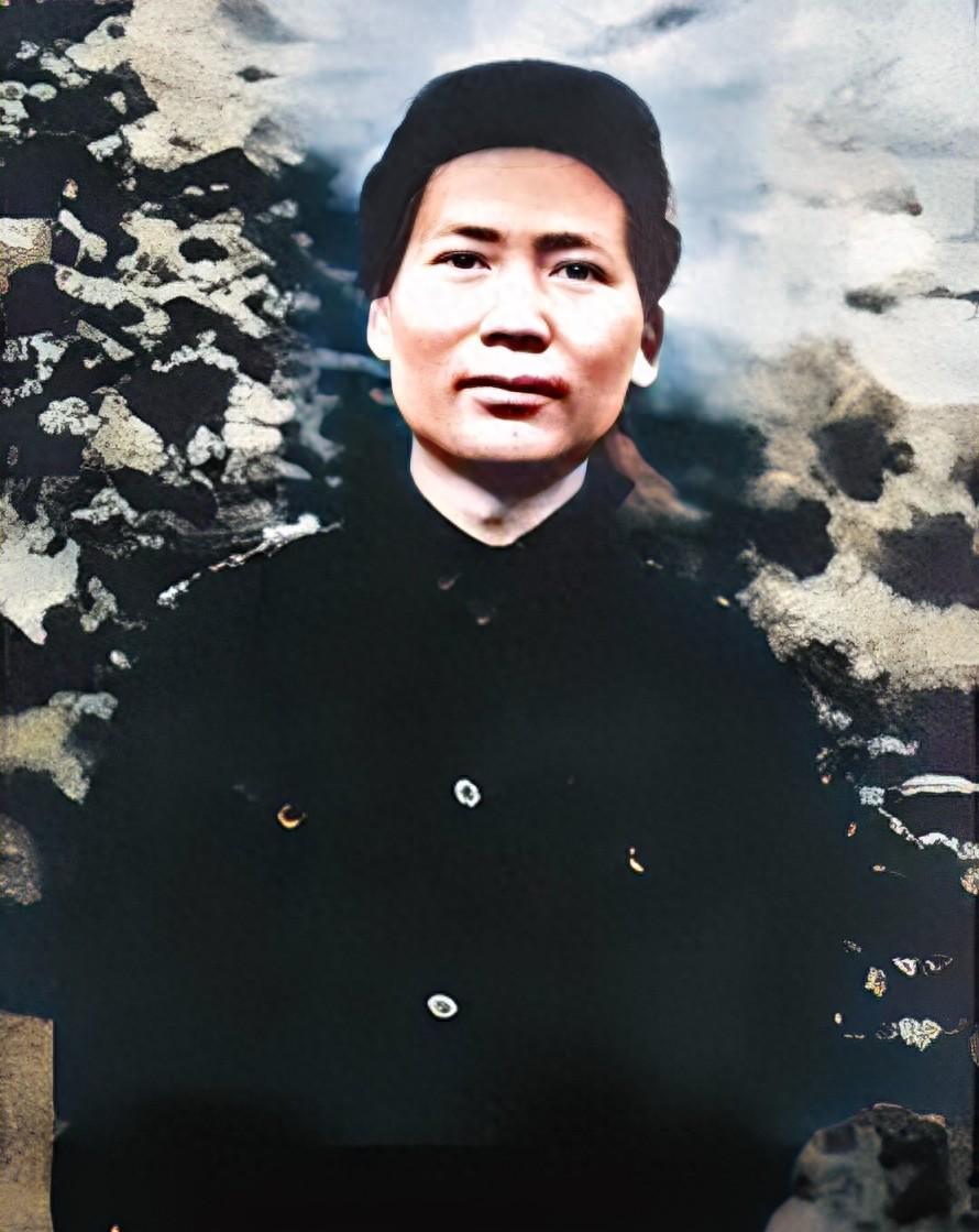 红军时期，毛主席曾主动让贤：恽代英、刘伯承的卓越才能