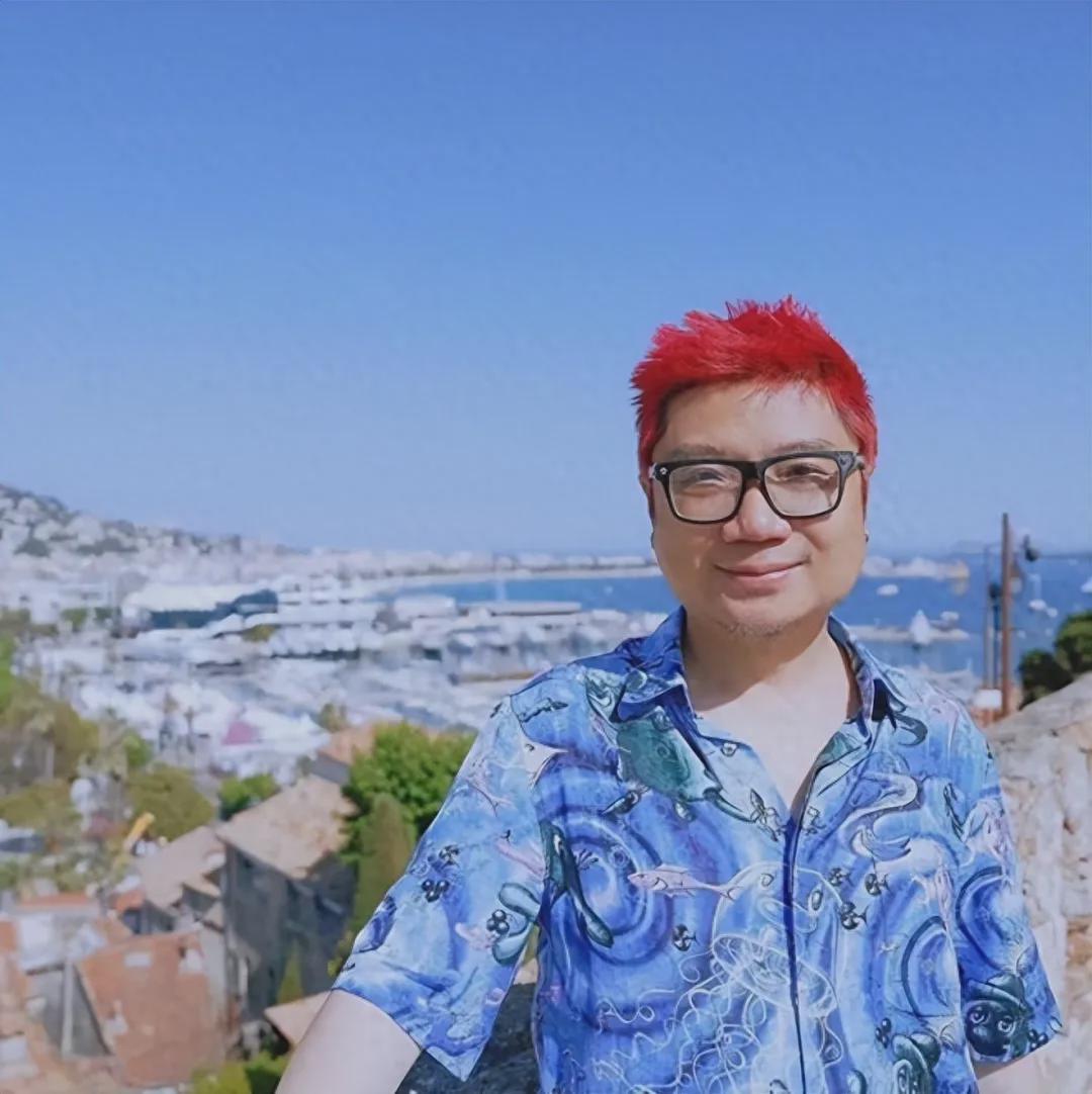 程青松朋友圈揭秘：刘晓庆力挺，田海蓉资助，黄晓明庆生
