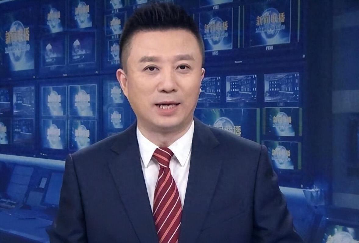离开东方卫视9年，央视主播潘涛回上海，54岁官宣新身份可喜可贺