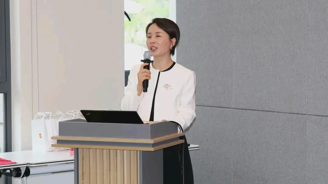 扬州女首富梁勤22亿现金收购贝特电子，11亿对赌引市场热议