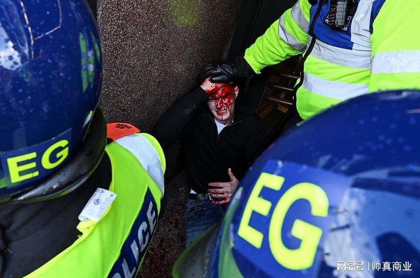 11万英国白人上街抗议：拒绝成为少数族裔，反移民浪潮爆发