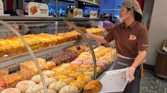 民生调查｜跑了上海20多家店，“卖不完”的面包去哪了？
