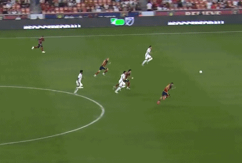 孙兴慜单刀破门