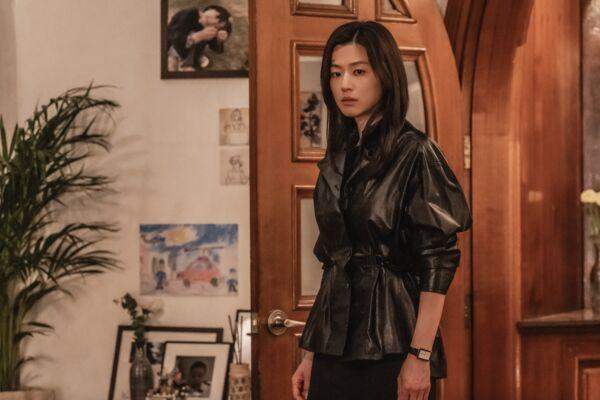 全智贤获‘婆婆’盛赞：超会赚钱！女神害羞回应引热议