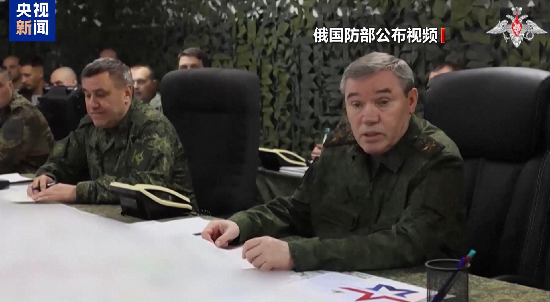 格拉西莫夫：俄军多线保持攻势，泽连斯基称苏梅方向进攻失败