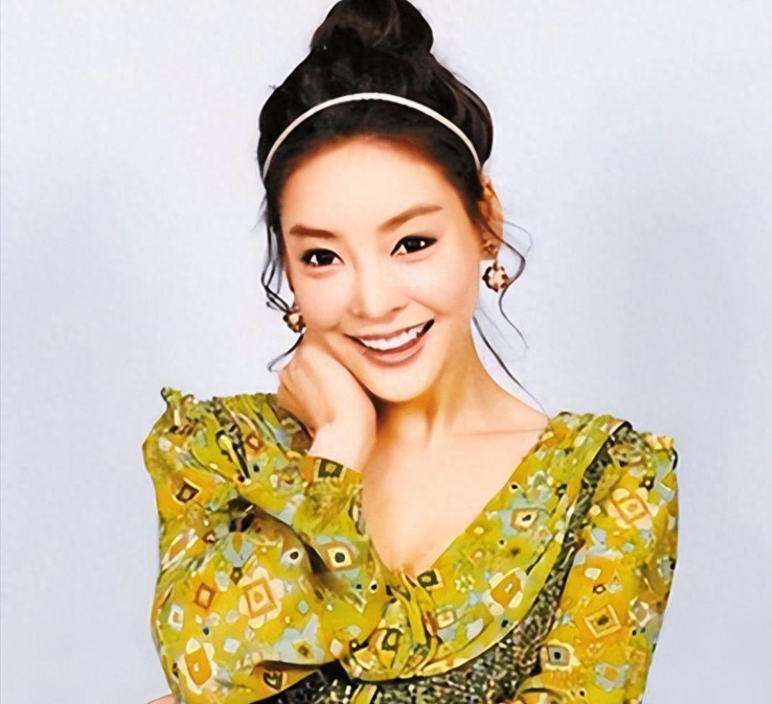 张紫妍悲剧：同时“侍奉”父子，娱乐圈潜规则下的血泪人生