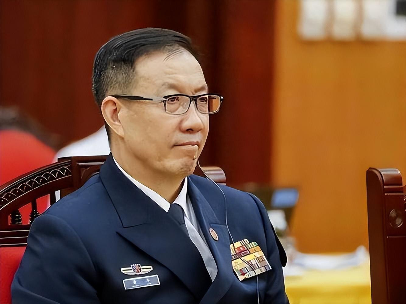 海军出身国防部长董军：多个‘第一’背后的战略深意