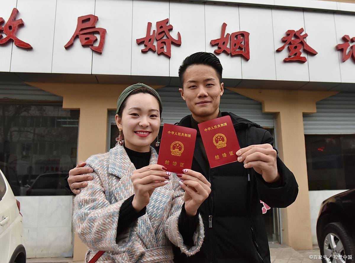 民政局离婚率攀升：年轻人婚姻困境，父母干预成主因？