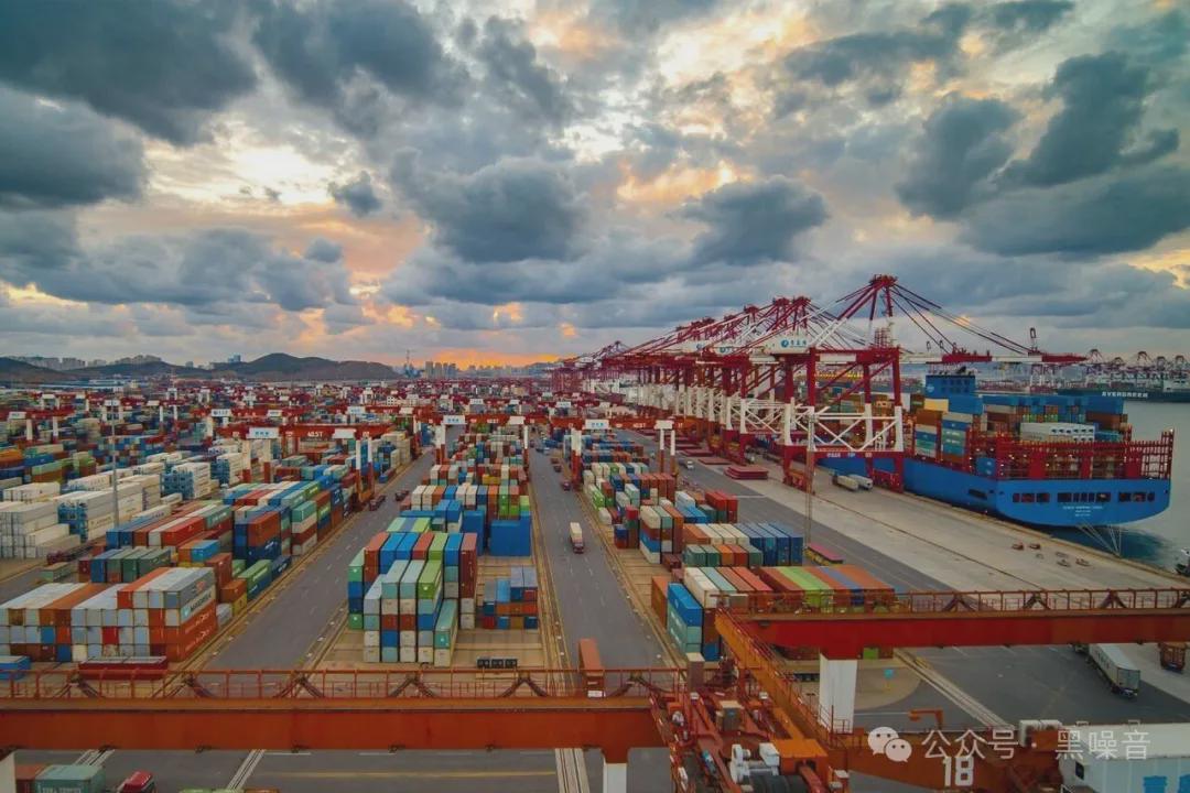 2025年8月中国经济数据全线下滑，结构转型刻不容缓