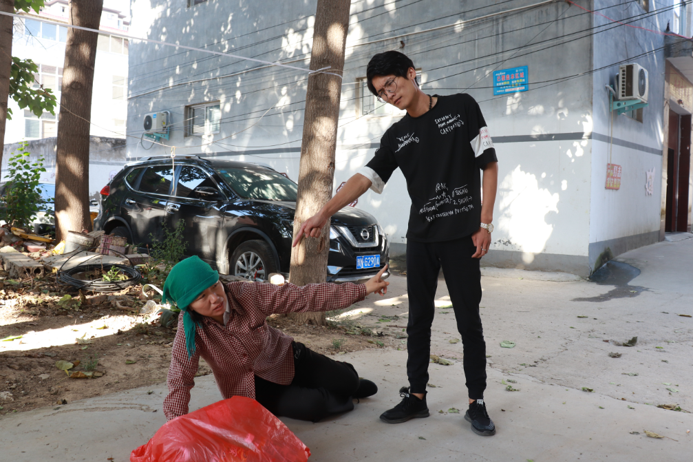 山东男子当街断母双腿事件：背后真相令人唏嘘
