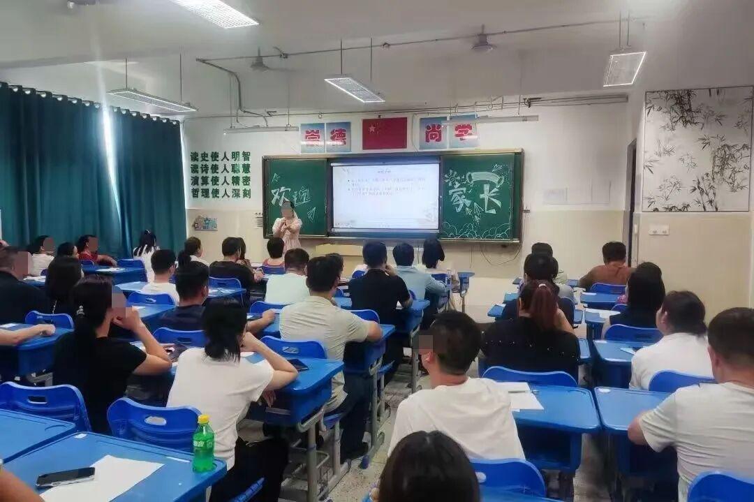 南昌大学附属中学一分校教室未装空调引热议，教体局最新回应