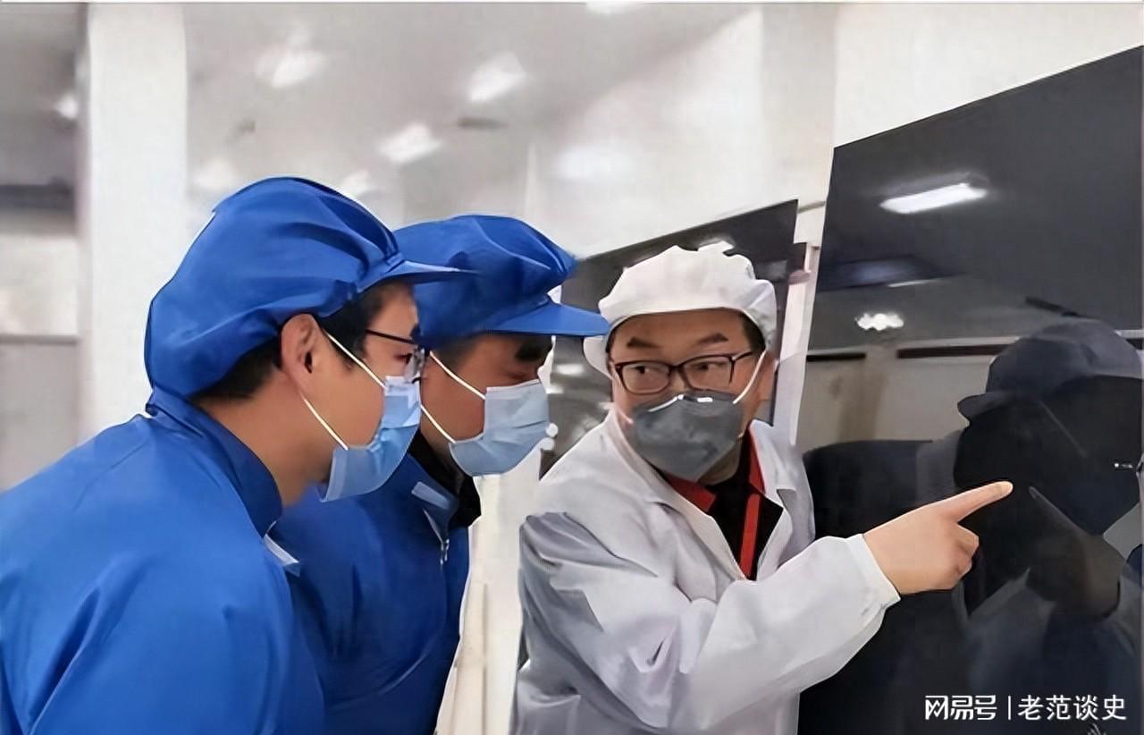 中国新能源突破：潘锦功发电玻璃技术引美国恐慌