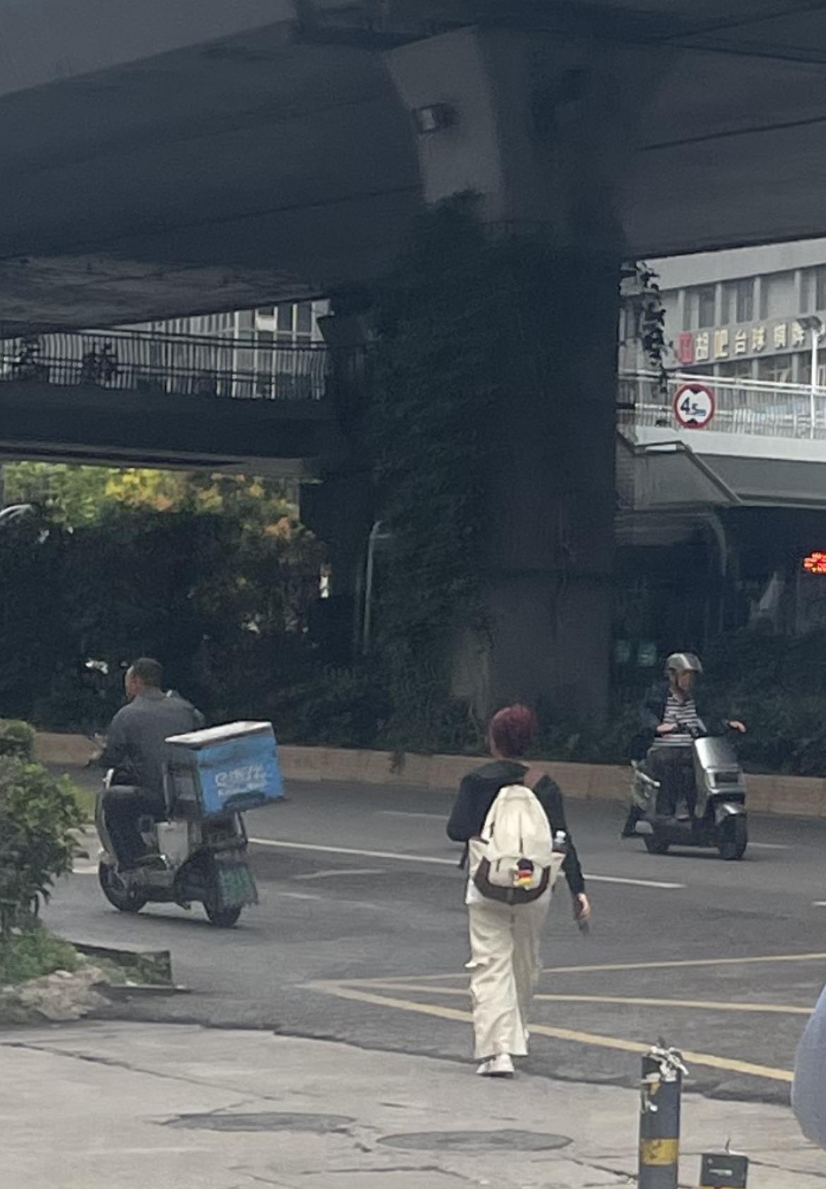 湖北开启换季式降温！武汉气温骤降，网友：春秋去哪儿了？
