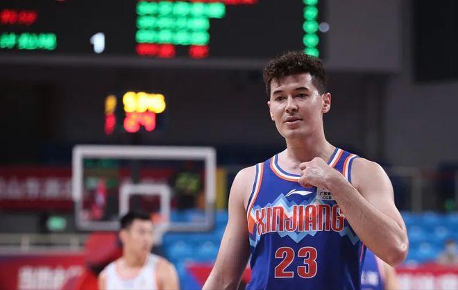 赵睿转会北京首钢！阿不都沙拉木真情吐露，职业体育的无奈与担当