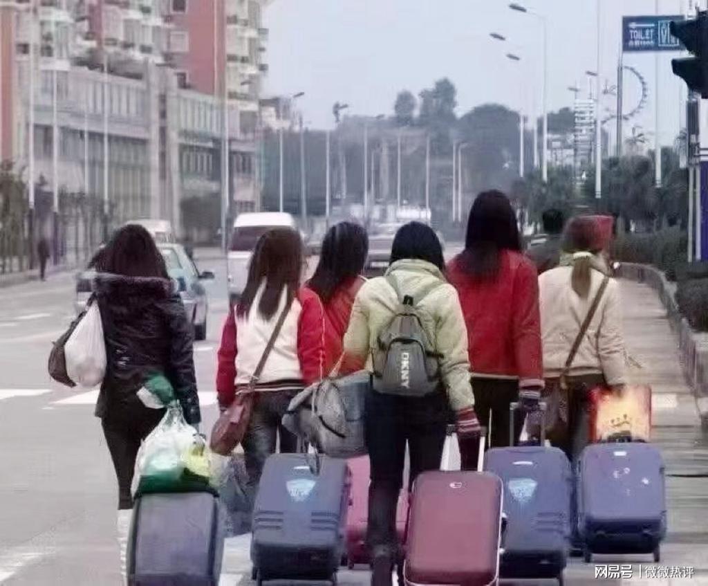 大学毕业：阶层差异的显性回归与青春的隐性沉淀