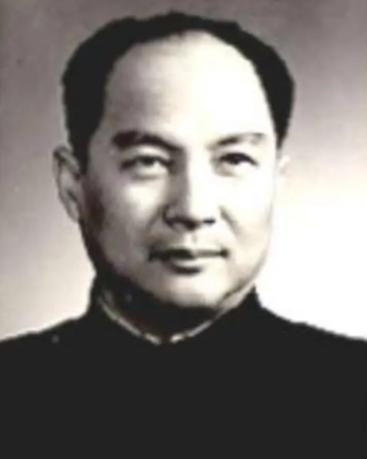 他戴着手铐走完长征，开国大典前毛主席问他：你为什么不来看我