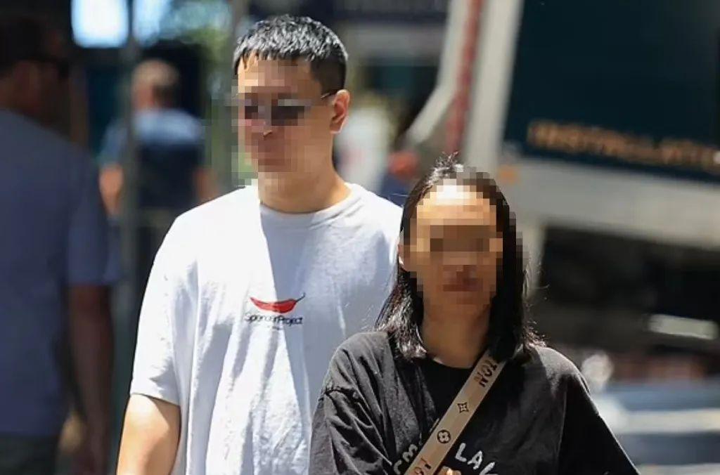 中国留学生情侣澳洲隐秘生娃，10年秘密终曝光！自学接生震惊全网