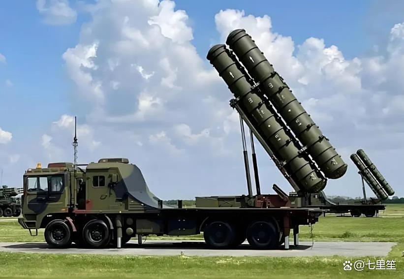 塞尔维亚阅兵展示中国防空利器，武契奇访日引北约关注