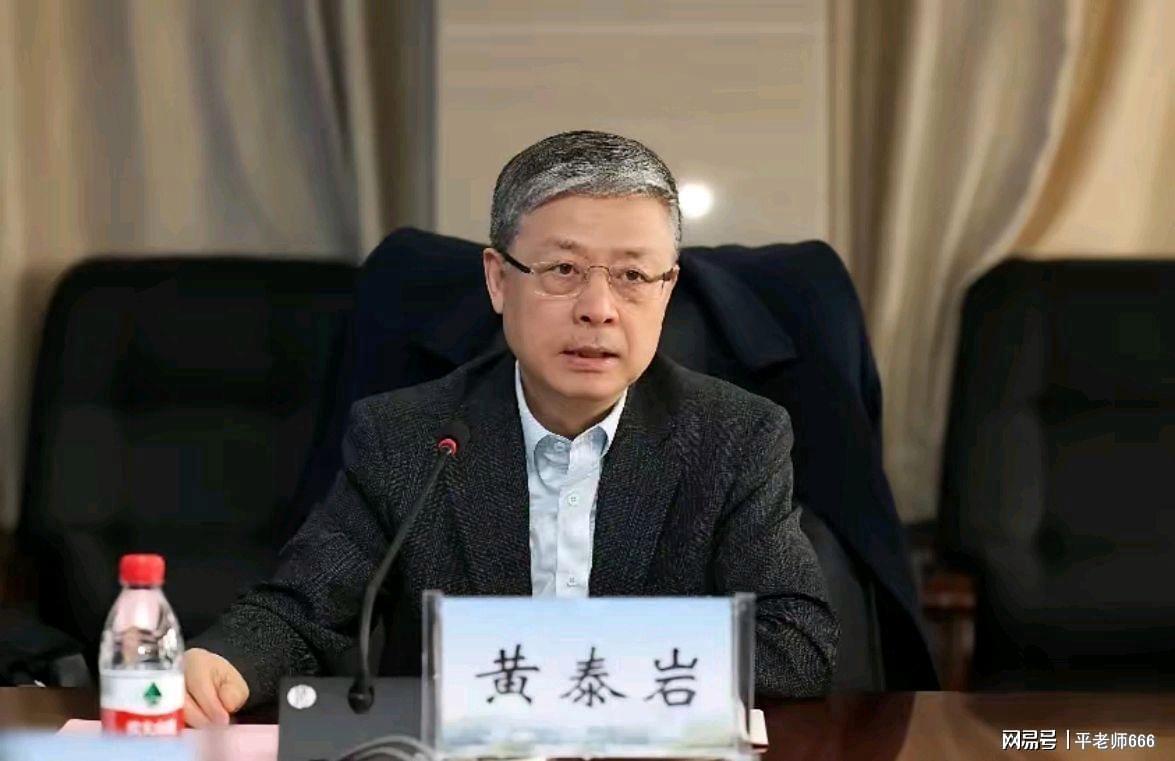 武汉大学党委书记调整，图书馆事件圆满解决获赞