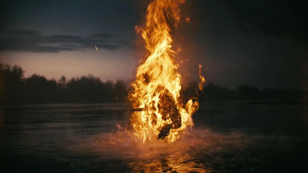 又爆了一部新片，他今年太火了