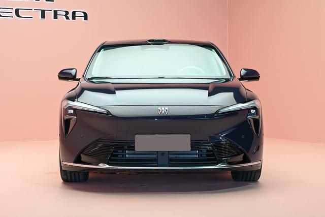 别克至境L7预售将启，1400km续航能否引领中大型轿车新风尚？